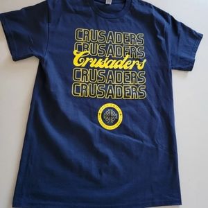 Crusaders Holy Cross Catholic School T-Shirt Sz Medium adult unisex short sleeve